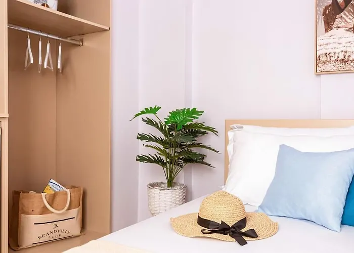 35 - & Access * Himara